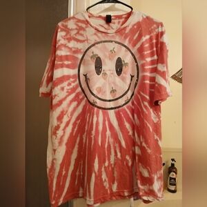 Red Tie-Dye Smiley Face T-Shirt. Sz.XL‎